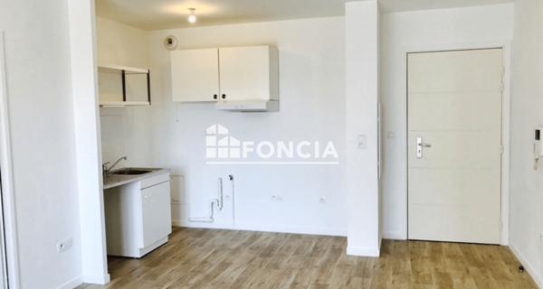 Location Appartement 2 pièces 43.66 m² - Corbeil-essonnes 91100