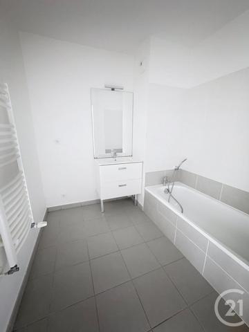 Appartement F3 à vendre  3 pièces - 61,75 m2 DECINES CHARPIEU - 69