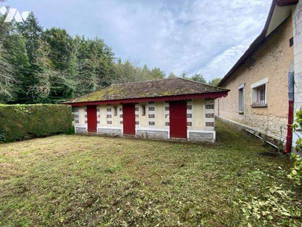 45680 DORDIVES - CHATEAU ET DEPENDANCES