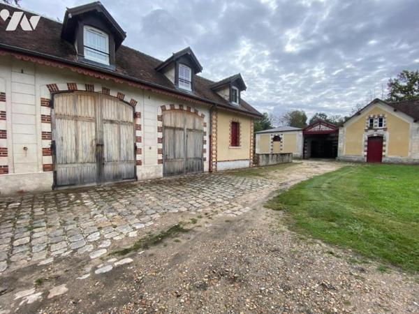 45680 DORDIVES - CHATEAU ET DEPENDANCES