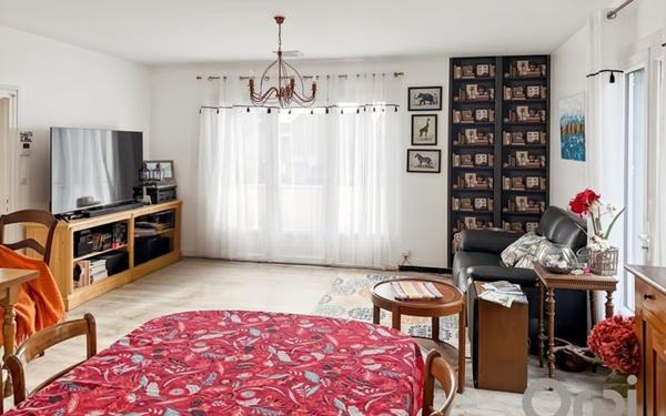 Maison à vendre    5 pièces •  Fleurance