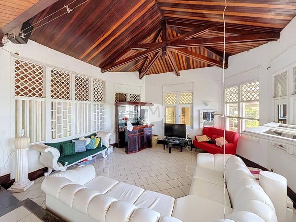 DPT GUYANE, à vendre CAYENNE BOURDA maison T4 de 158 m² avec vue mer