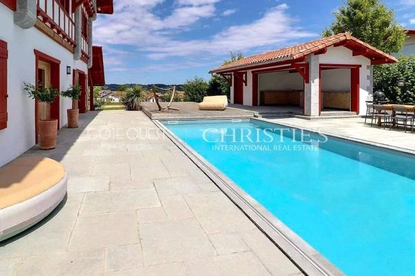 À vendre Larressore - Propriété du 18ème avec piscine