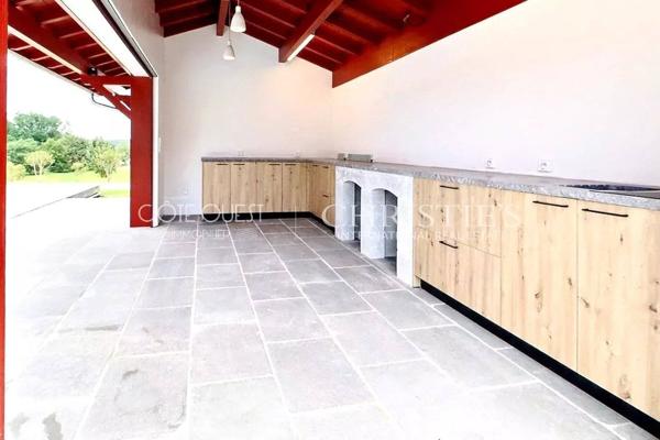 À vendre Larressore - Propriété du 18ème avec piscine