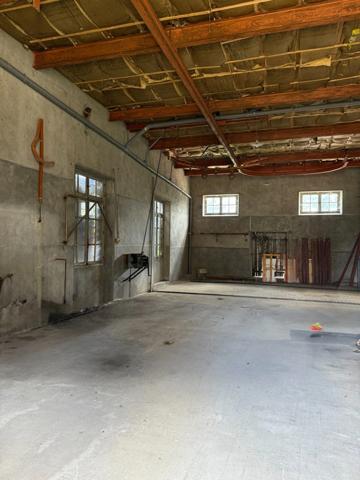 En exclusivite ! Maison de village, 300m², 10 chambres avec dépendances sur 3489m² de terrain 199 900 €