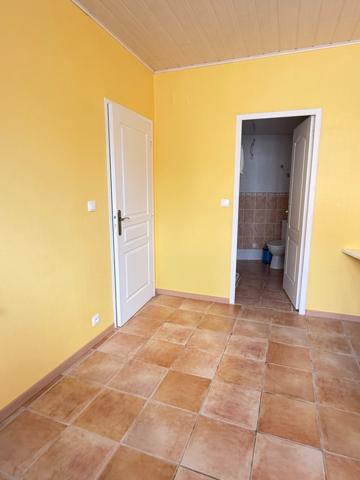 En exclusivite ! Maison de village, 300m², 10 chambres avec dépendances sur 3489m² de terrain 199 900 €