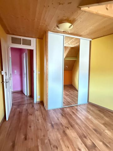 En exclusivite ! Maison de village, 300m², 10 chambres avec dépendances sur 3489m² de terrain 199 900 €