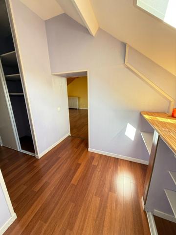 En exclusivite ! Maison de village, 300m², 10 chambres avec dépendances sur 3489m² de terrain 199 900 €