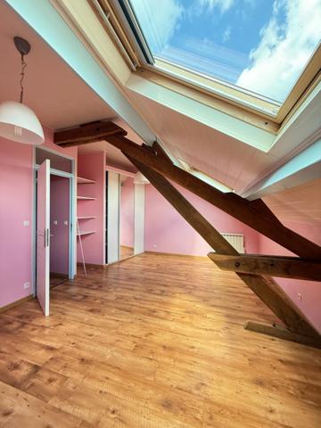 En exclusivite ! Maison de village, 300m², 10 chambres avec dépendances sur 3489m² de terrain 199 900 €