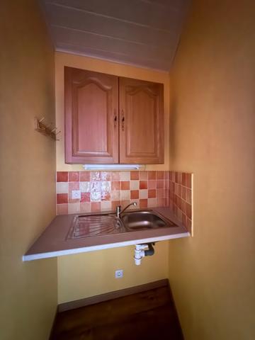 En exclusivite ! Maison de village, 300m², 10 chambres avec dépendances sur 3489m² de terrain 199 900 €