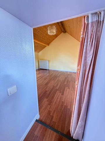 En exclusivite ! Maison de village, 300m², 10 chambres avec dépendances sur 3489m² de terrain 199 900 €