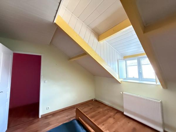 En exclusivite ! Maison de village, 300m², 10 chambres avec dépendances sur 3489m² de terrain 199 900 €