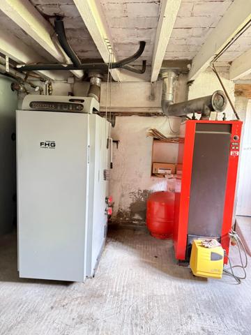 En exclusivite ! Maison de village, 300m², 10 chambres avec dépendances sur 3489m² de terrain 199 900 €