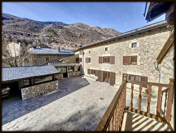 Porta (66760) MAGNIFIQUE PROPRIETE