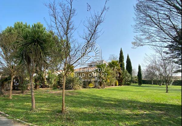 Maison 8 pièce(s) 6 chambre(s) 257 m²