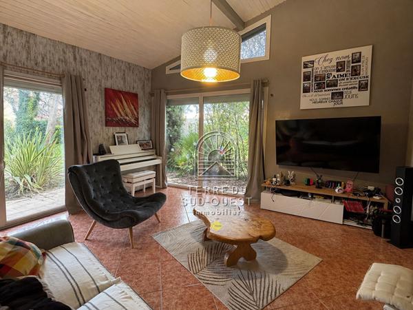 Maison 8 pièce(s) 6 chambre(s) 257 m²