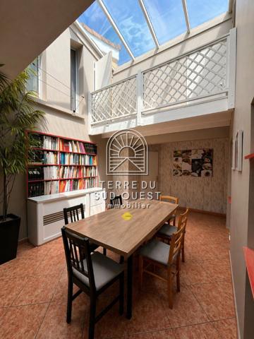Maison 8 pièce(s) 6 chambre(s) 257 m²