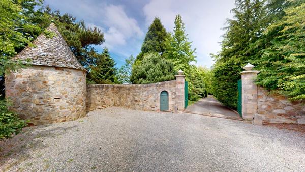 Maison à vendre    6 pièces •    Rieupeyroux