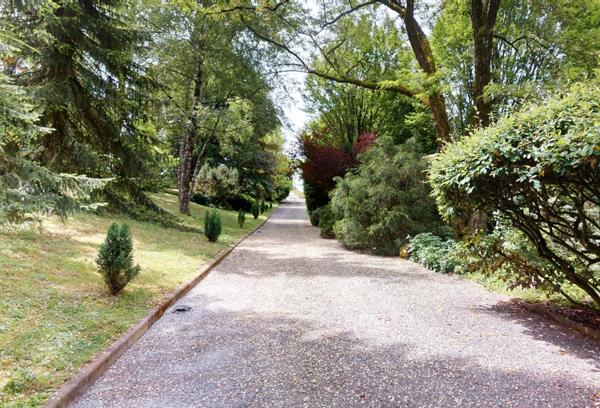 Maison à vendre    6 pièces •    Rieupeyroux