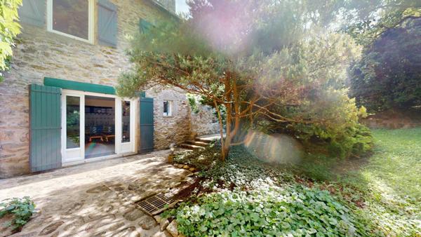 Maison à vendre    6 pièces •    Rieupeyroux