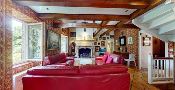 Maison à vendre    6 pièces •    Rieupeyroux