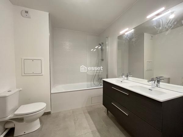 Location Appartement 4 pièces 85.59 m² - Courbevoie 92400