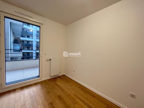 Location Appartement 4 pièces 85.59 m² - Courbevoie 92400