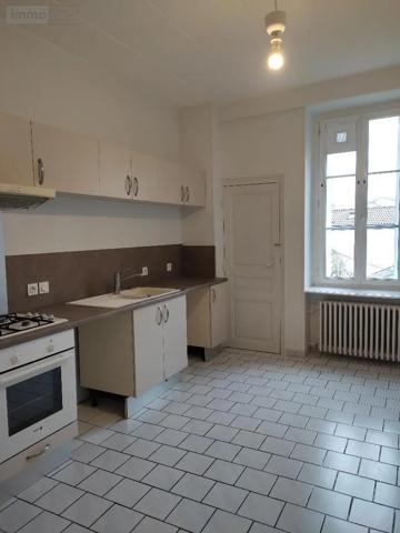 Location - Appartement Bourg-en-Bresse 01000 4 pièces 94 m 2