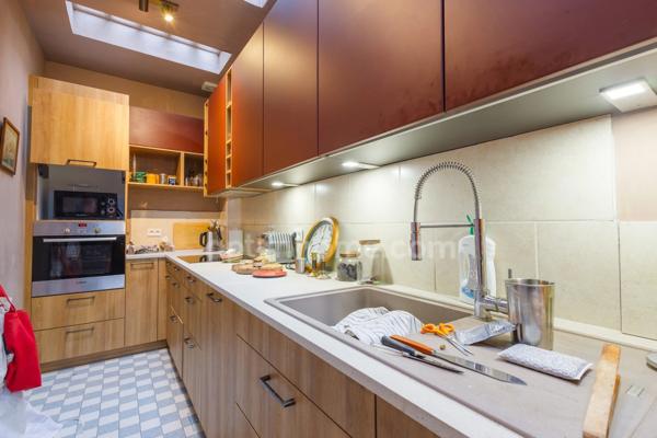 Honfleur hyper centre - Maison de ville - 92 m2 - 2 chambres - 3 Terrasses - Jardin - Atelier/Cave en sous sol de 39 m2