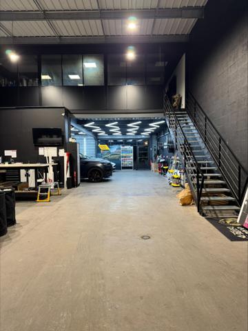 Local D’activité 286.9m² – Orvault