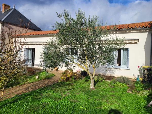 Maison à vendre 4 pièces SAINT LOUP LAMAIRE (79) Terrain 395 m²