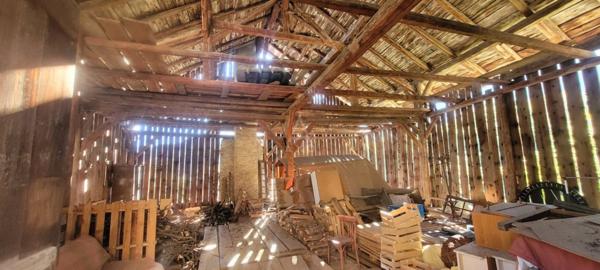 Maison de montagne avec dépendances au Villaret de Doucy (73260)