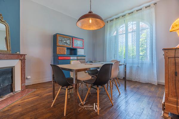 Maison
         7 pièces
        - 183 m² Exclusivité 285 000 € *
