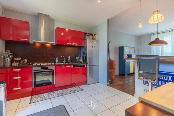 Maison
         7 pièces
        - 183 m² Exclusivité 285 000 € *