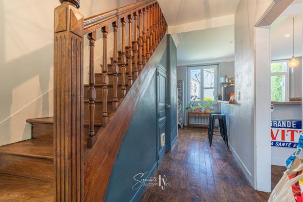 Maison
         7 pièces
        - 183 m² Exclusivité 285 000 € *