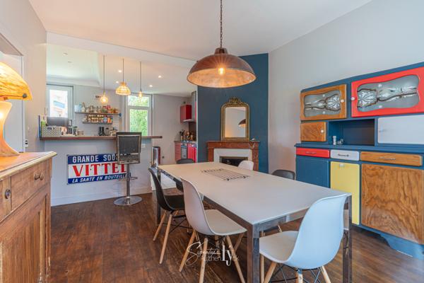 Maison
         7 pièces
        - 183 m² Exclusivité 285 000 € *