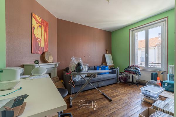 Maison
         7 pièces
        - 183 m² Exclusivité 285 000 € *