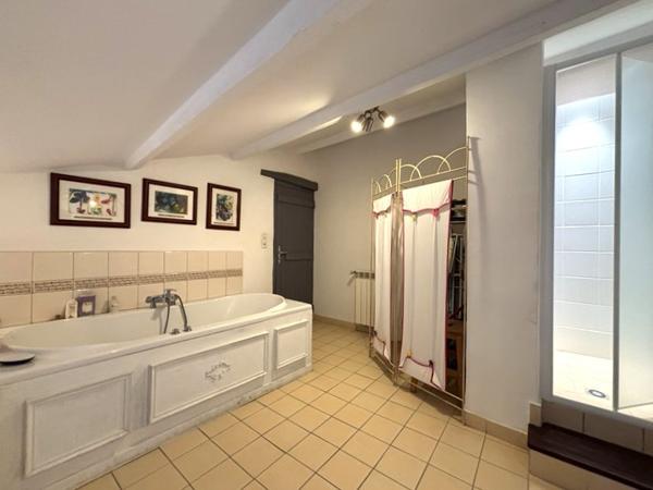 Maison 8 pièces - 230 m²