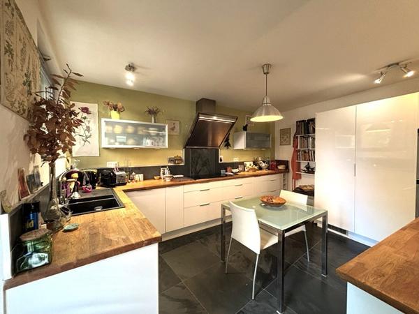 Maison 8 pièces - 230 m²