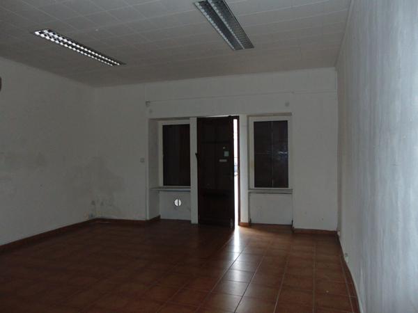 Immeuble Agde 2 appartements et 2 commerces  340 m2