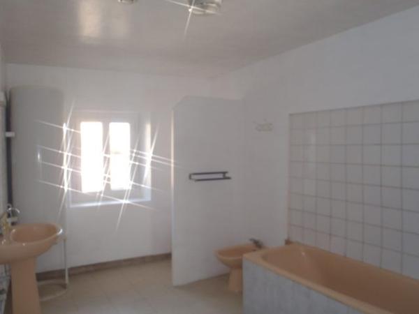 Immeuble Agde 2 appartements et 2 commerces  340 m2