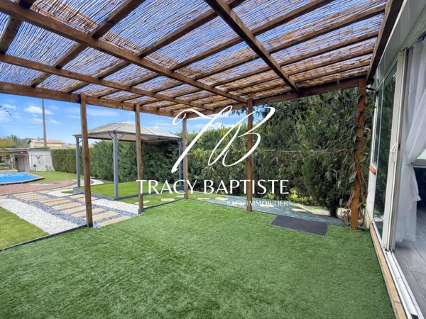 Belle maison plain-pied 4 chambres avec grand jardin, piscine et nombreuses dépendances