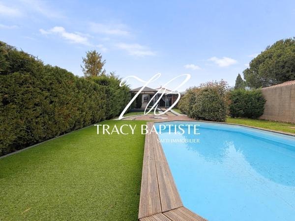 Belle maison plain-pied 4 chambres avec grand jardin, piscine et nombreuses dépendances