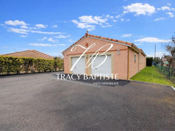 Belle maison plain-pied 4 chambres avec grand jardin, piscine et nombreuses dépendances