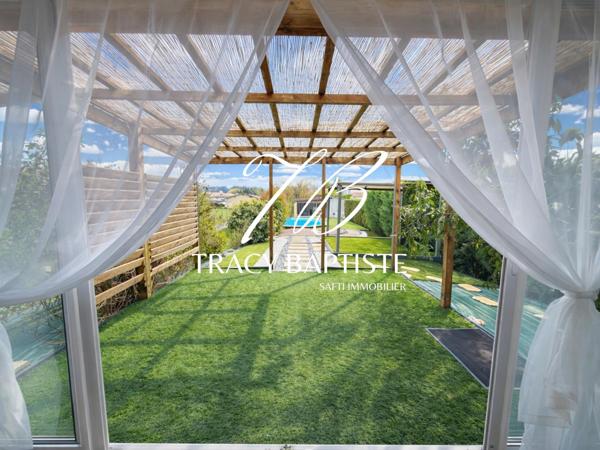 Belle maison plain-pied 4 chambres avec grand jardin, piscine et nombreuses dépendances