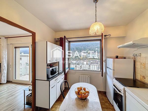 Appartement lumineux avec grand balcon