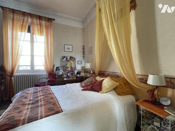 Maison de MAITRE  7  chambres sur 218 m²