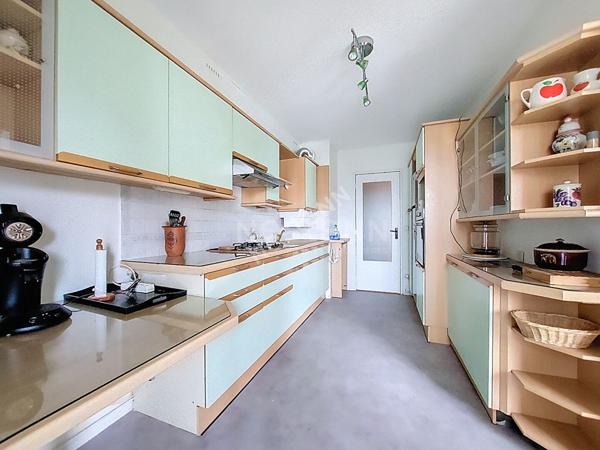 Nantes Collines du Cens : En VENTE, Proche chronobus, appartement 5 pièces, lumineux avec de beaux volumes, environnement calme et verdoyant.