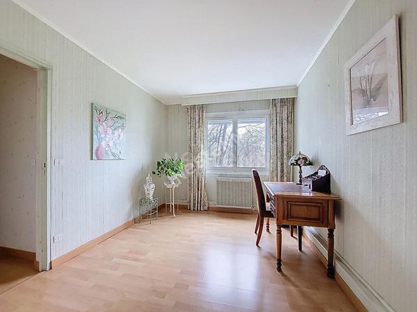 Nantes Collines du Cens : En VENTE, Proche chronobus, appartement 5 pièces, lumineux avec de beaux volumes, environnement calme et verdoyant.