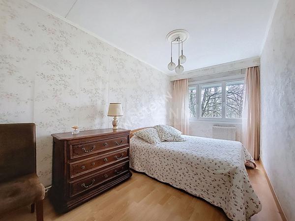 Nantes Collines du Cens : En VENTE, Proche chronobus, appartement 5 pièces, lumineux avec de beaux volumes, environnement calme et verdoyant.